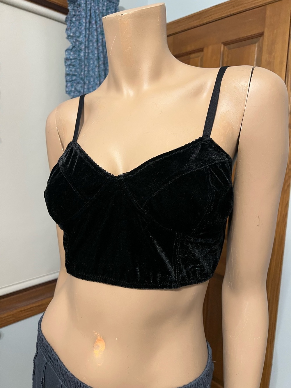 Nollie velvet crop top